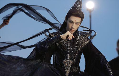 长月烬明,长月烬明中的奇幻旅程